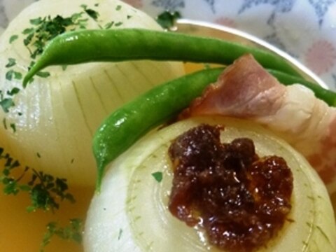 玉ねぎとベーコンのコンソメ煮